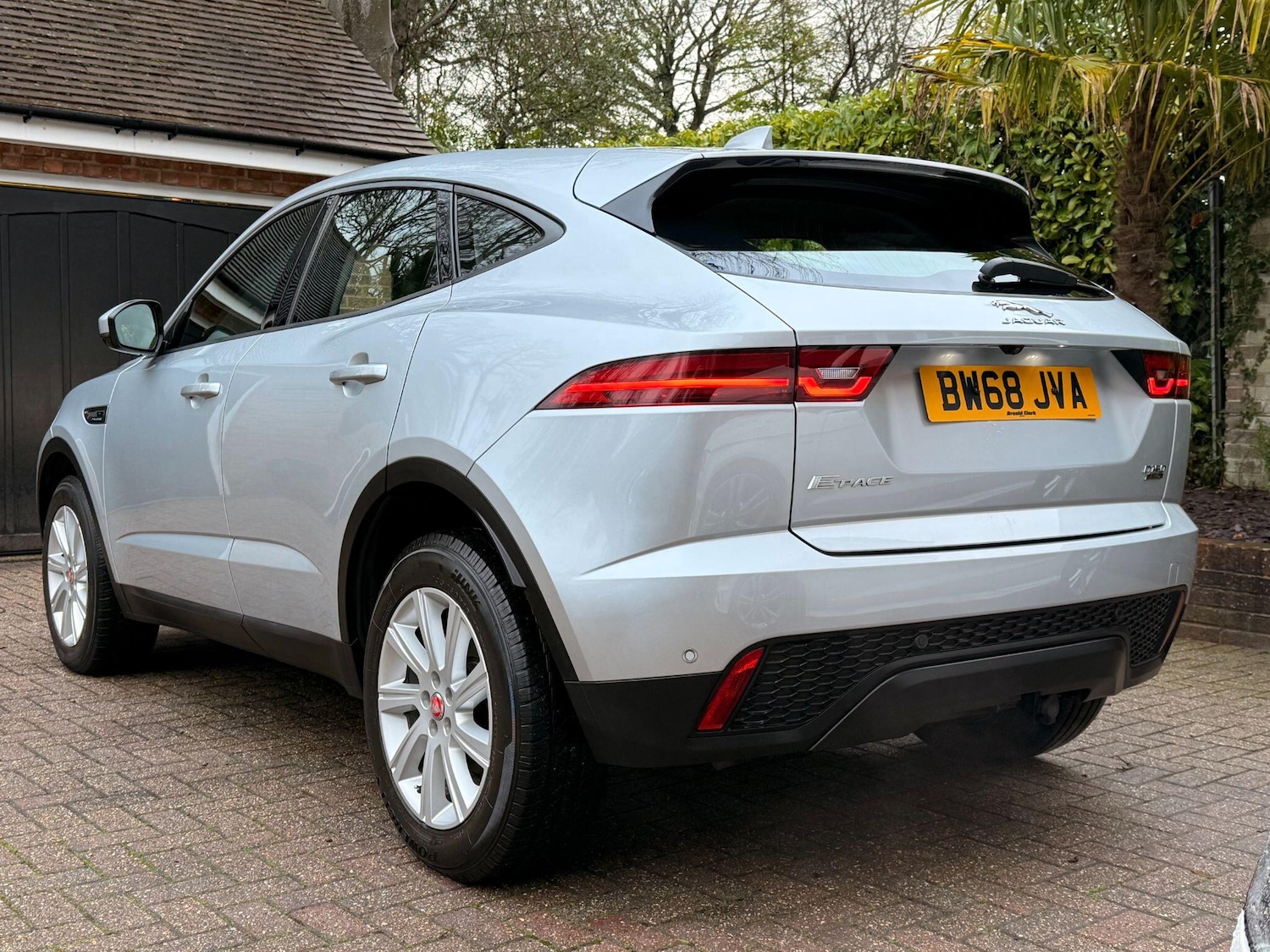 Used Jaguar E-Pace 2019 for sale - 77546136: Photo 4