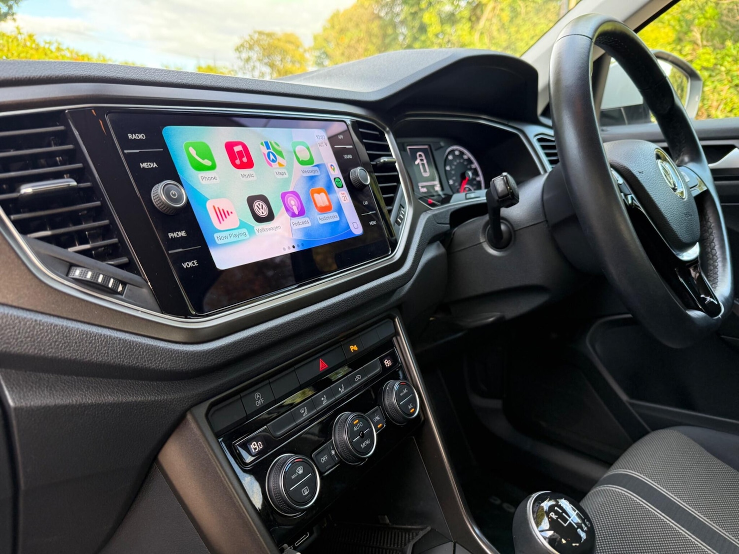 Used Volkswagen T-Roc 2018 for sale - 77128680: Photo 14