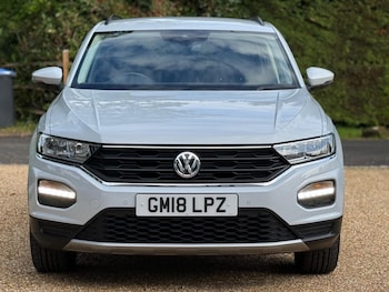 Used Volkswagen T-Roc 2018 for sale - 77128680: Photo