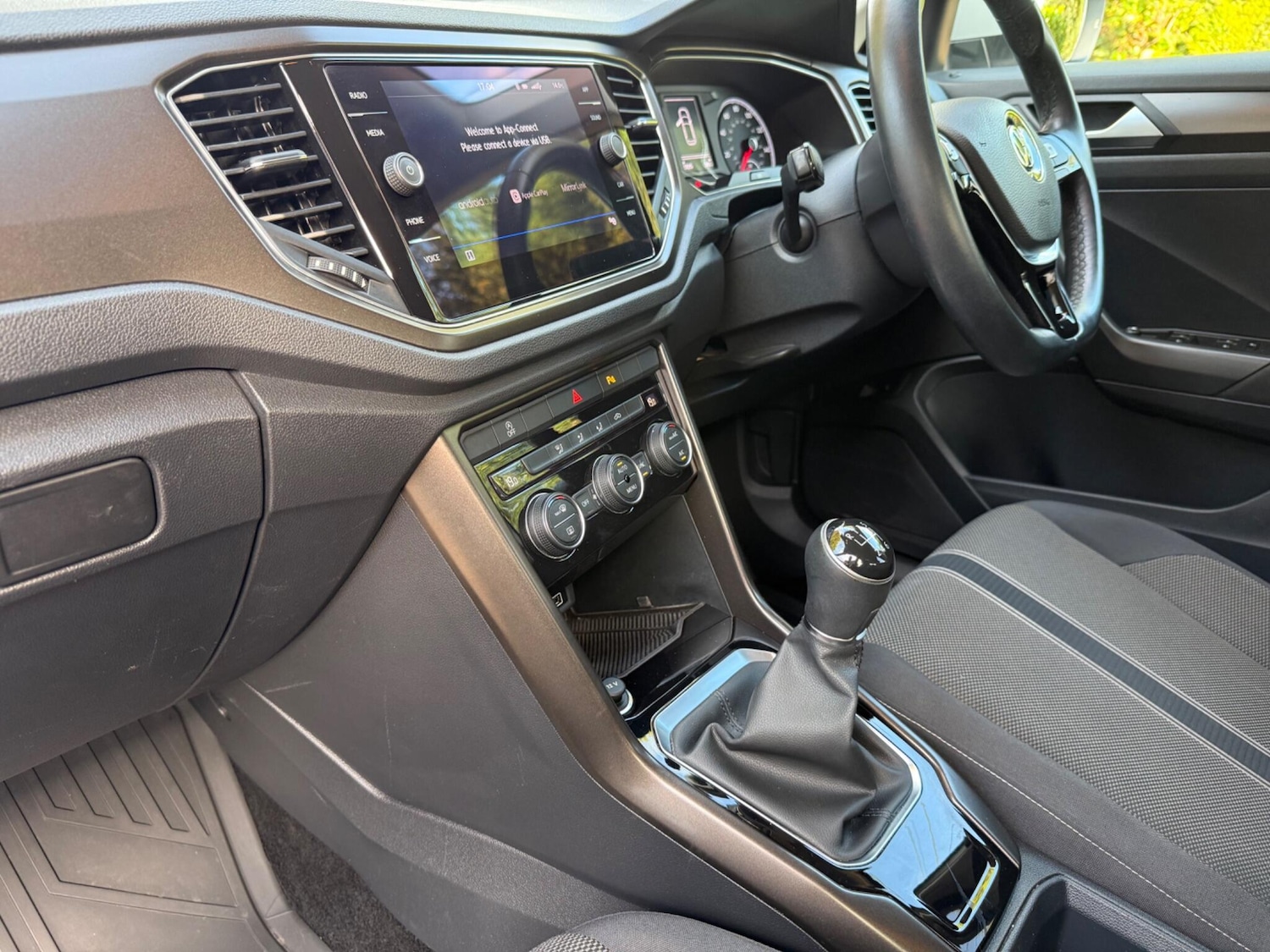 Used Volkswagen T-Roc 2018 for sale - 77128680: Photo 34