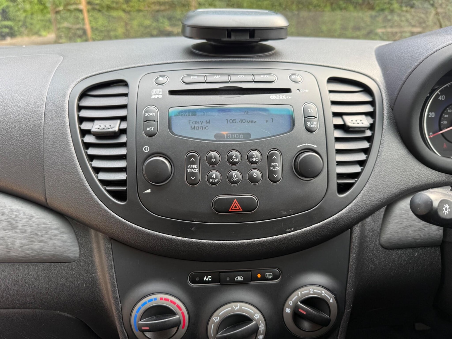 Used Hyundai i10 2011 for sale - 77128630: Photo 14