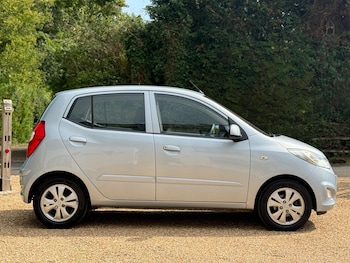 Used Hyundai i10 2011 for sale - 77128630: Photo