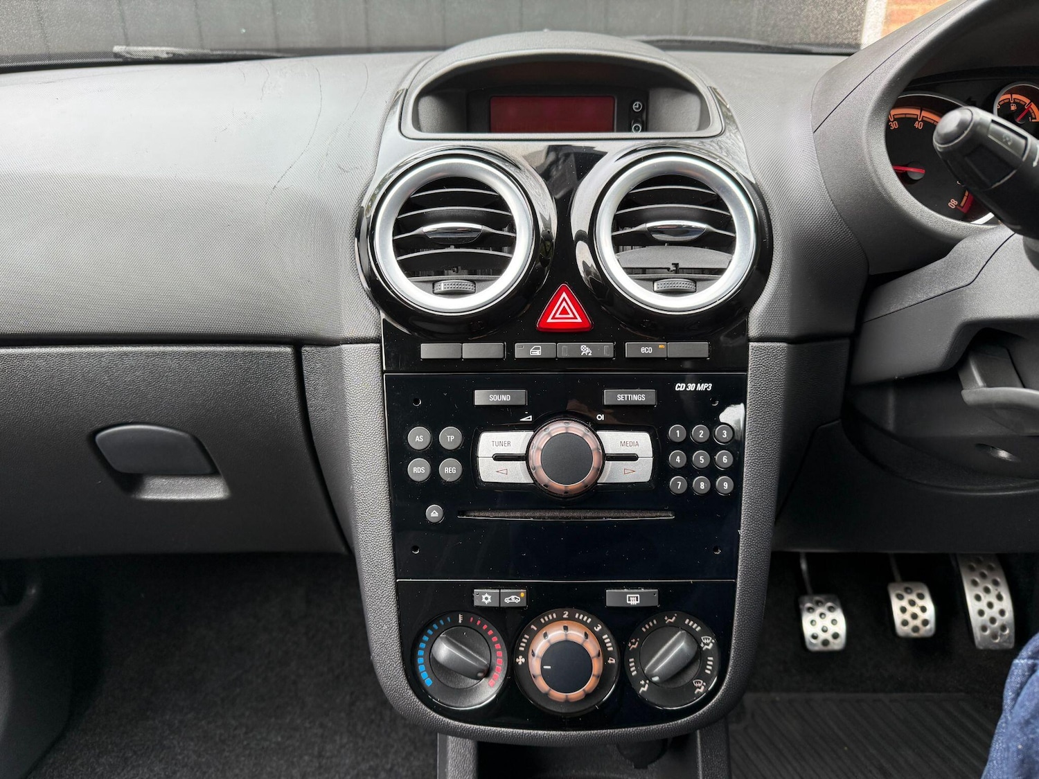 Used Vauxhall Corsa 2013 for sale - 77392292: Photo 13