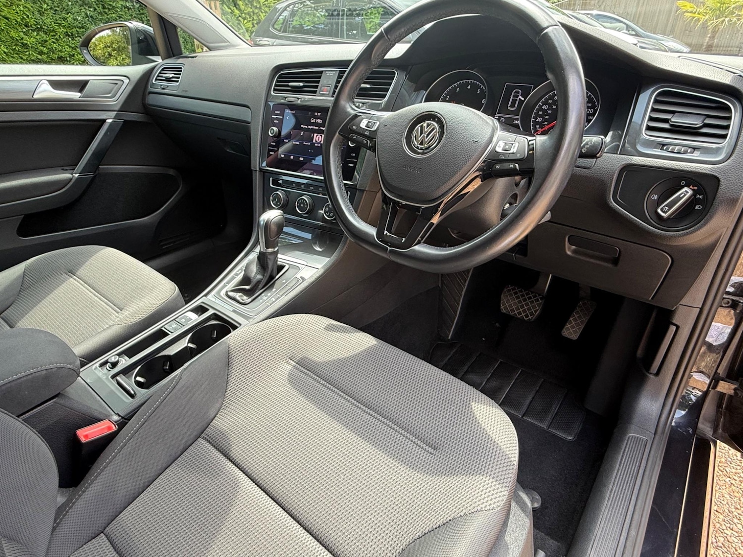 Used Volkswagen Golf 2017 for sale - 77128696: Photo 10