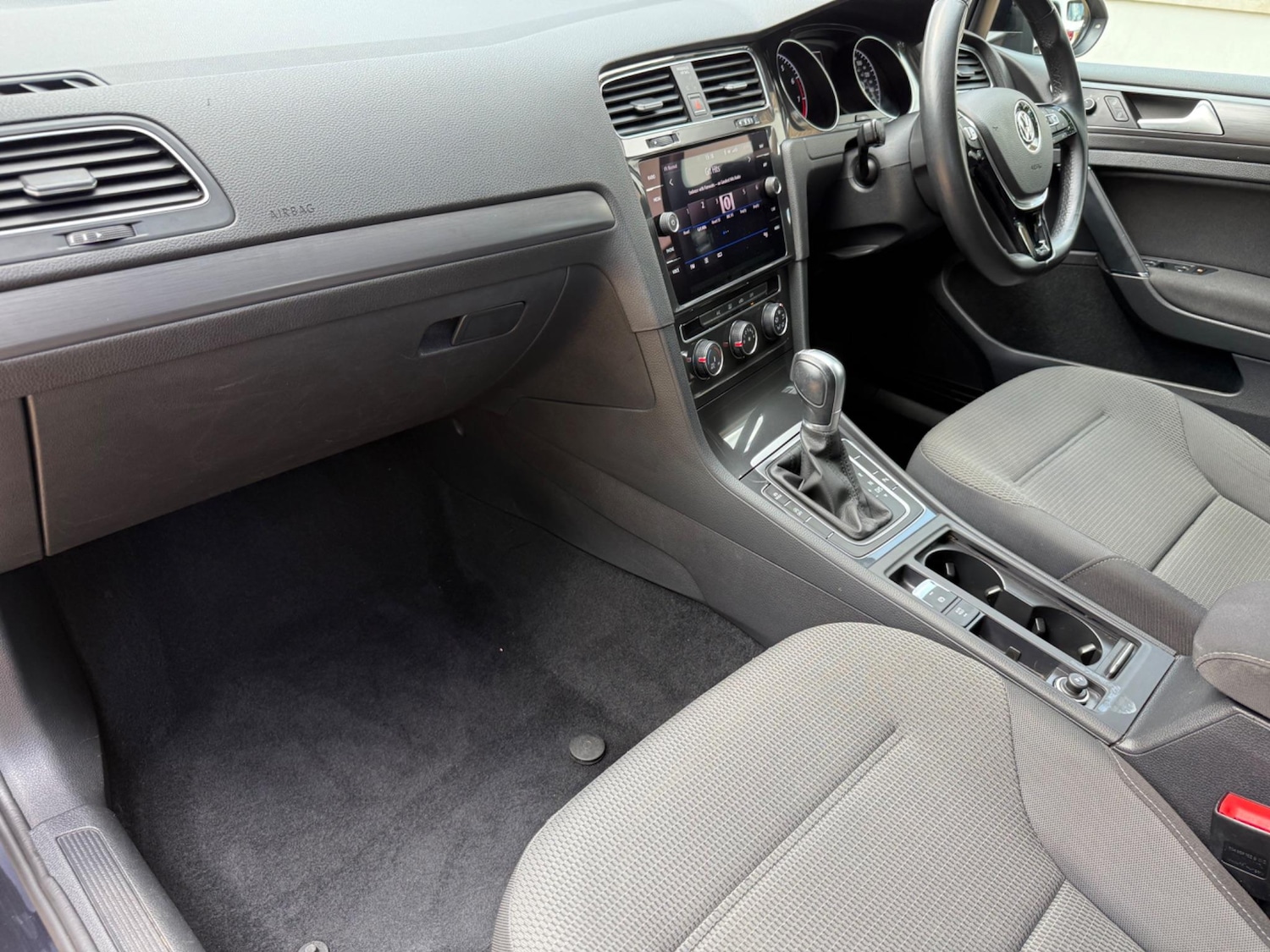 Used Volkswagen Golf 2017 for sale - 77128696: Photo 13
