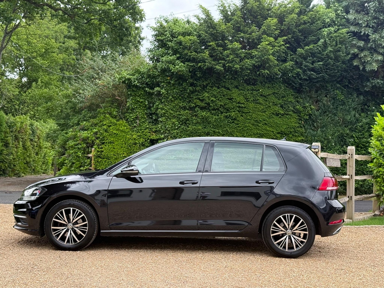 Used Volkswagen Golf 2017 for sale - 77128696: Photo 5