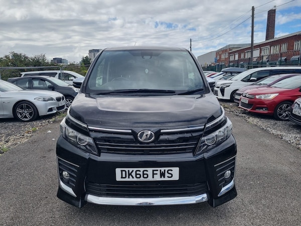 Used Toyota Voxy 2025 for sale - 76175639: Photo 2