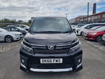 Used Toyota Voxy 2025 for sale - 76175639: Photo 2