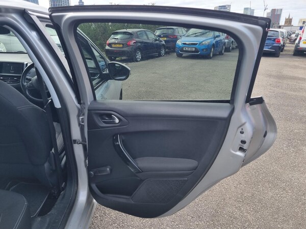 Used Peugeot 208 2016 for sale - 75351537: Photo 15