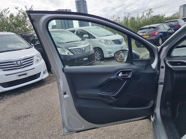 Used Peugeot 208 2016 for sale - 75351537: Photo 28