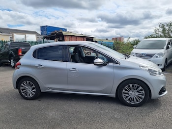 Used Peugeot 208 2016 for sale - 75351537: Photo