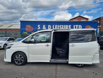 (67) - AUTO PETROL 7 SEATS SAT NAV LOW MILES 5-Door