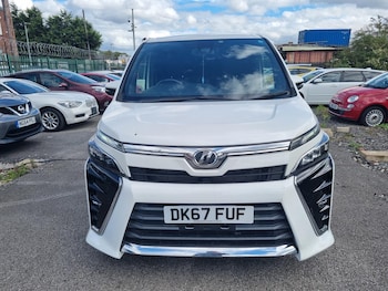 Used Toyota Voxy 2017 for sale - 75916148: Photo