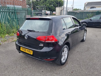 Used Volkswagen Golf 2017 for sale - 75377375: Photo