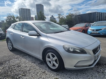 Used Volvo V40 2014 for sale - 75915528: Photo