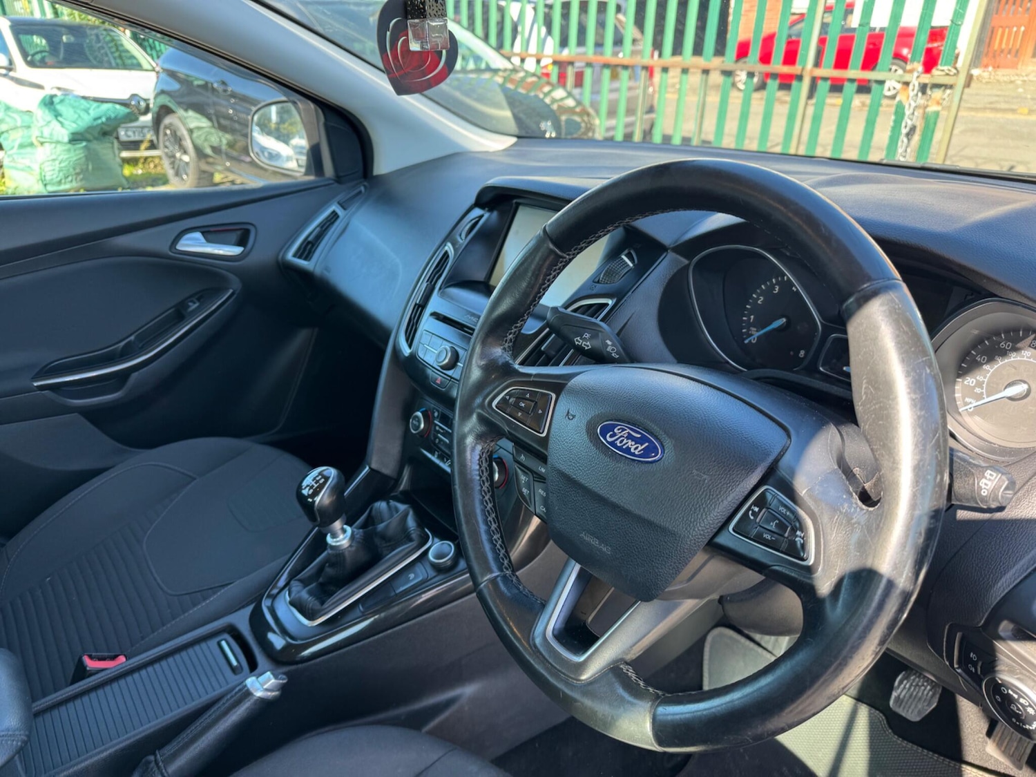 Used Ford Focus 2015 for sale - 76032530: Photo 17