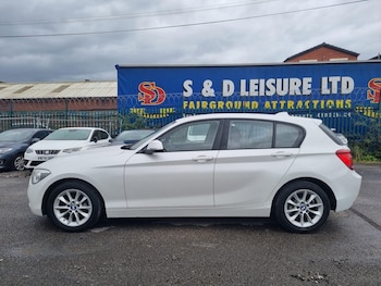 (64) - AUTO PETROL LOW MILES SAT NAV NICE 5-Door