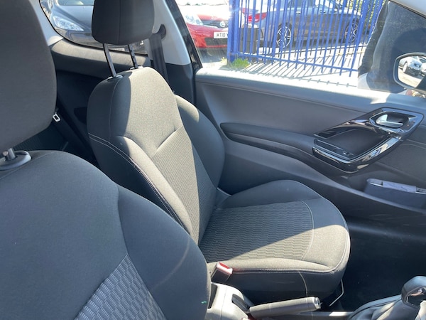 Used Peugeot 208 2017 for sale - 75351028: Photo 14