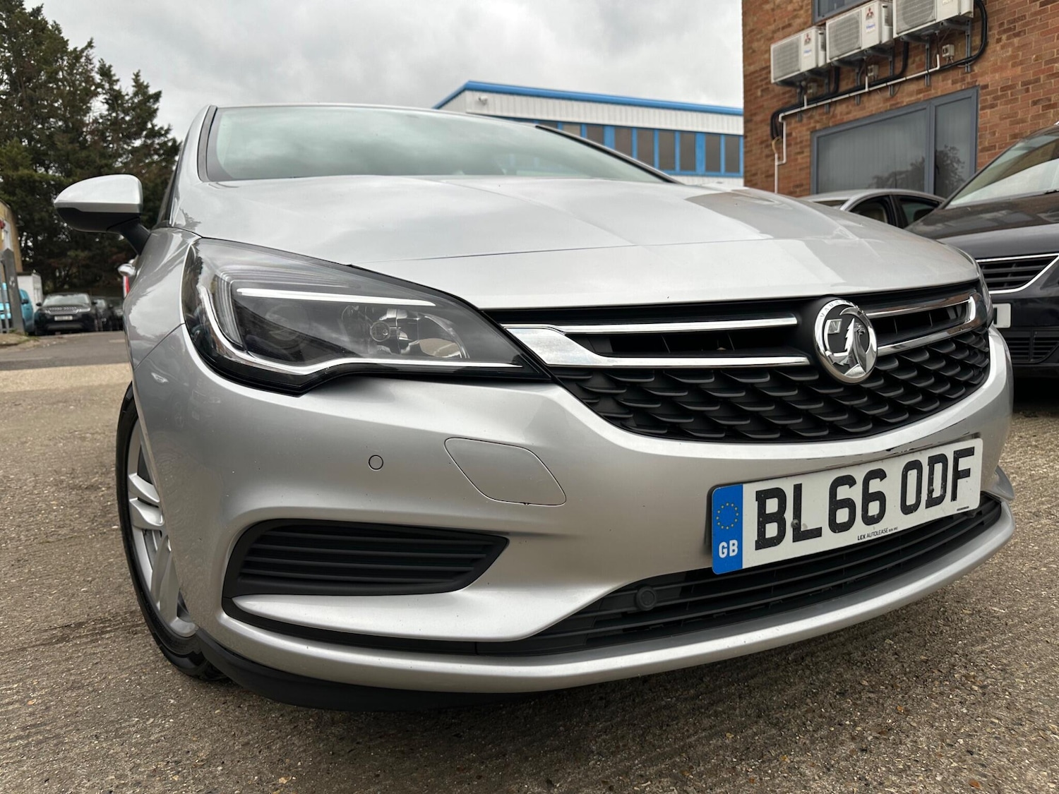 Used Vauxhall Astra for sale - 78136381: Photo 2