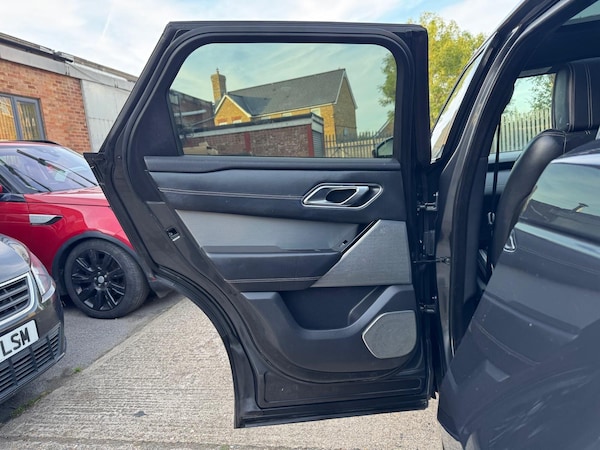 Used Land Rover Range Rover Velar 2018 for sale - 76282608: Photo 36