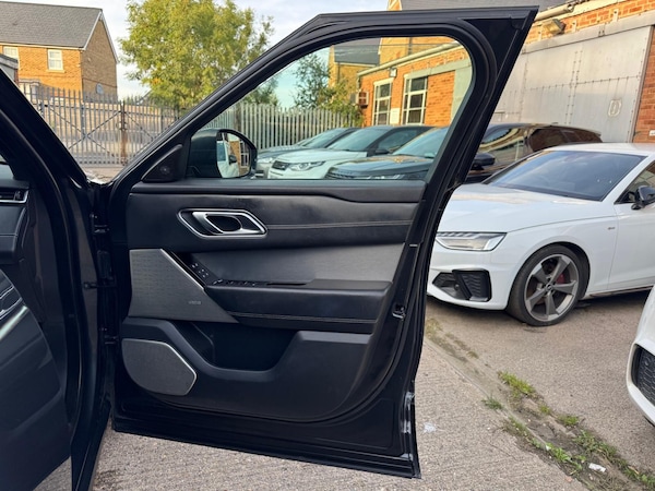 Used Land Rover Range Rover Velar 2018 for sale - 76282608: Photo 38
