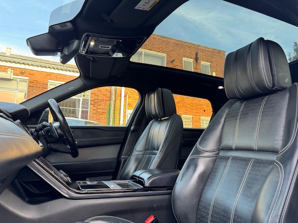 Used Land Rover Range Rover Velar 2018 for sale - 76282608: Photo 39