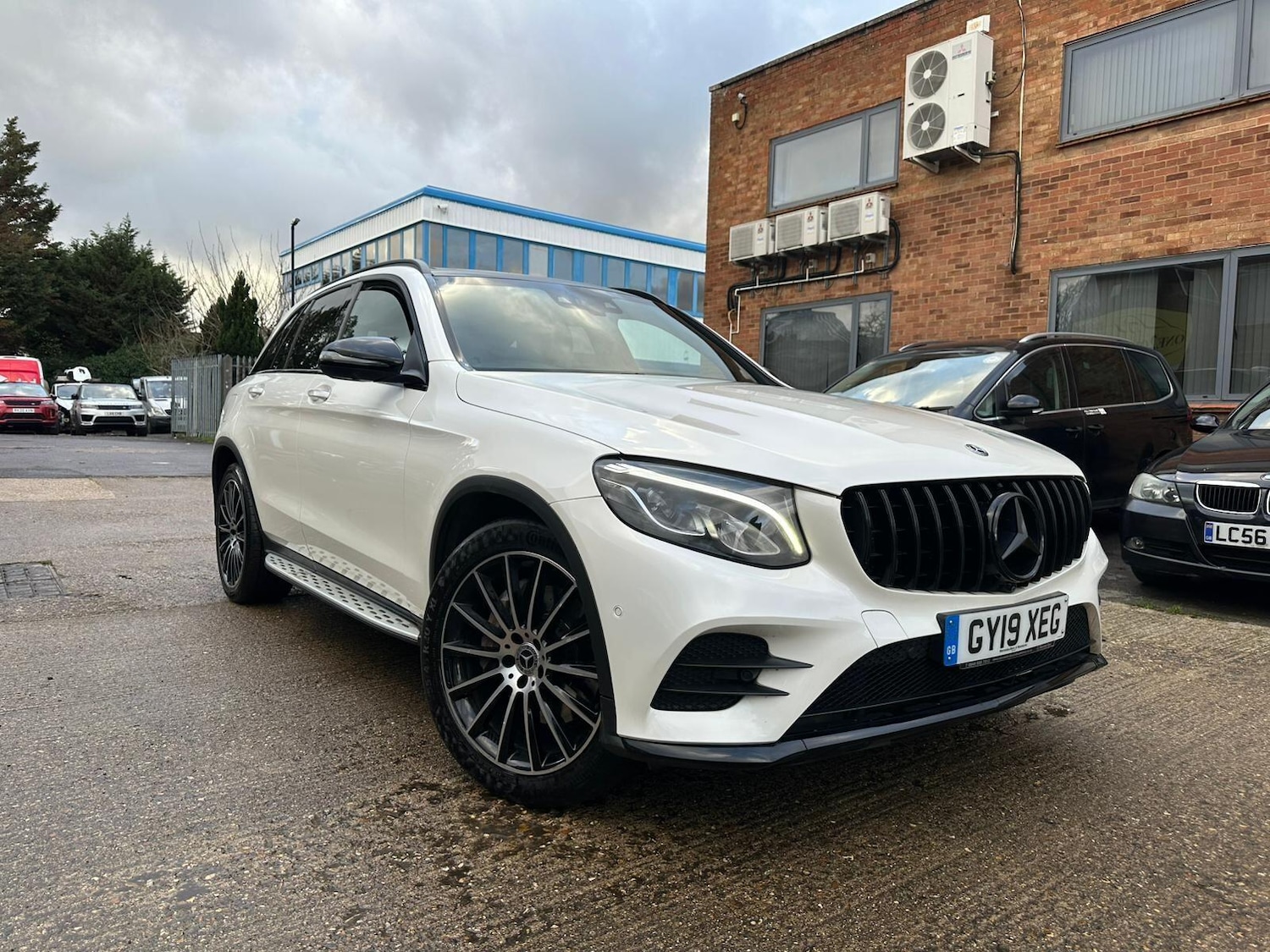 Used Mercedes-Benz GLC 2019 for sale - 78058350: Photo 2