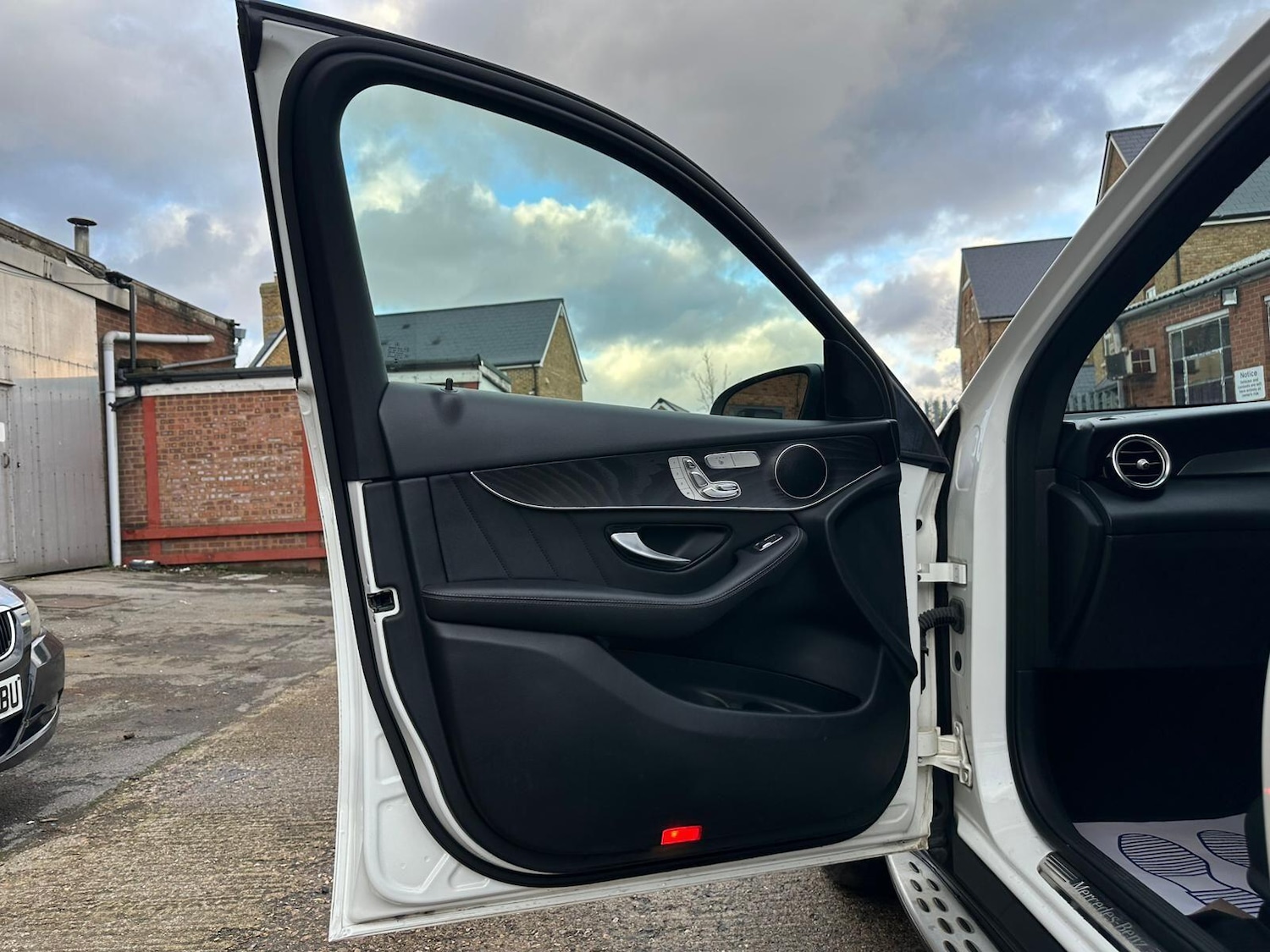 Used Mercedes-Benz GLC 2019 for sale - 78058350: Photo 38