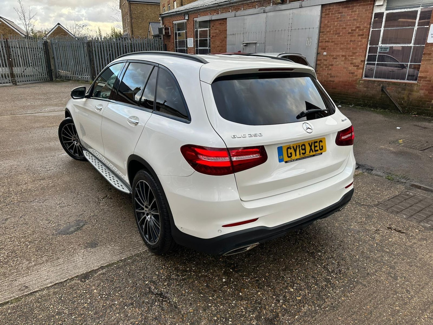 Used Mercedes-Benz GLC 2019 for sale - 78058350: Photo 4