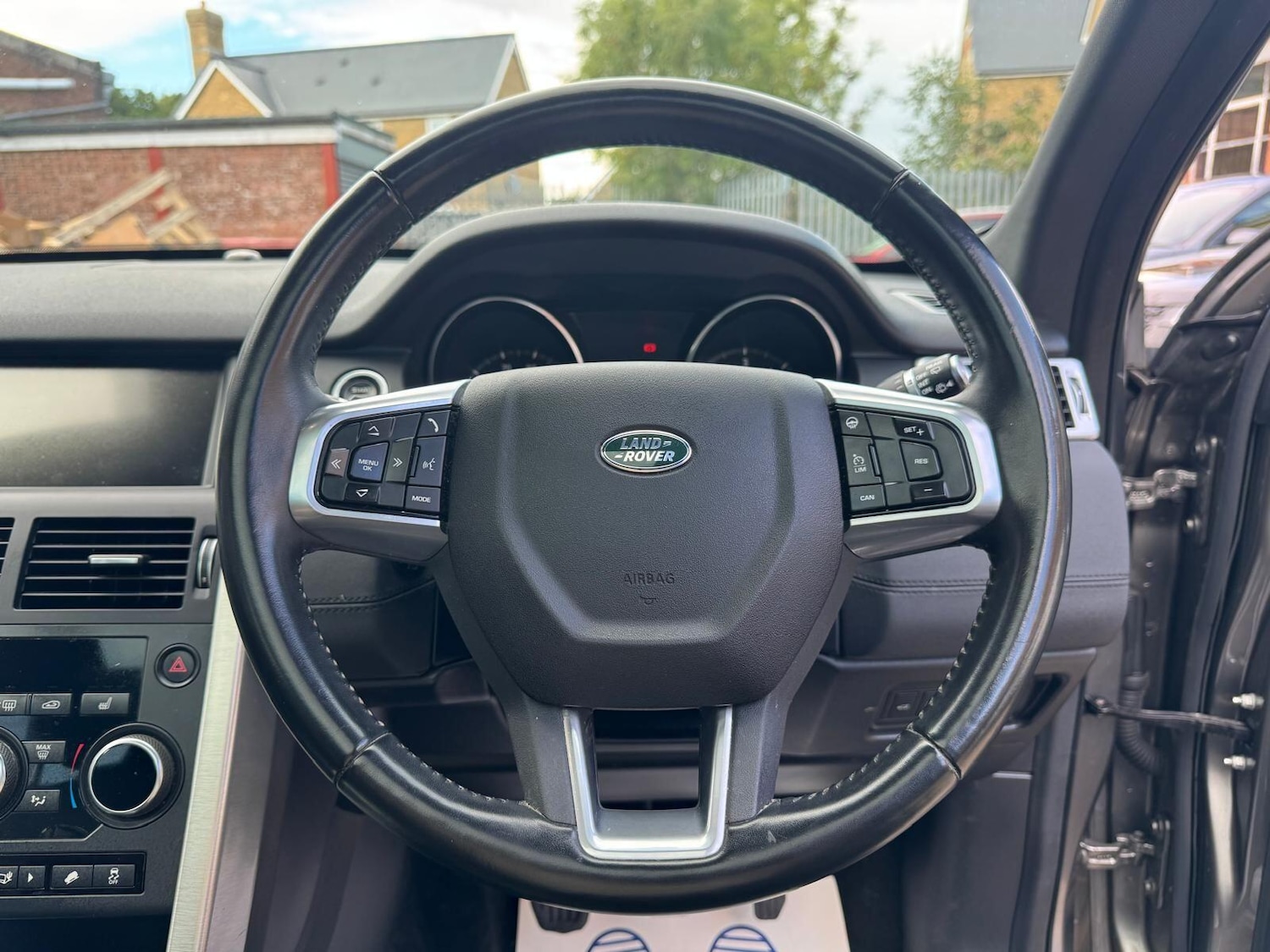 Used Land Rover Discovery Sport 2017 for sale - 76283365: Photo 20