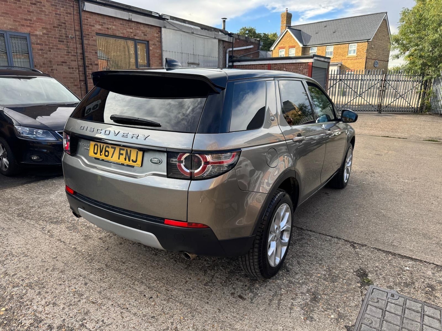 Used Land Rover Discovery Sport 2017 for sale - 76283365: Photo 25