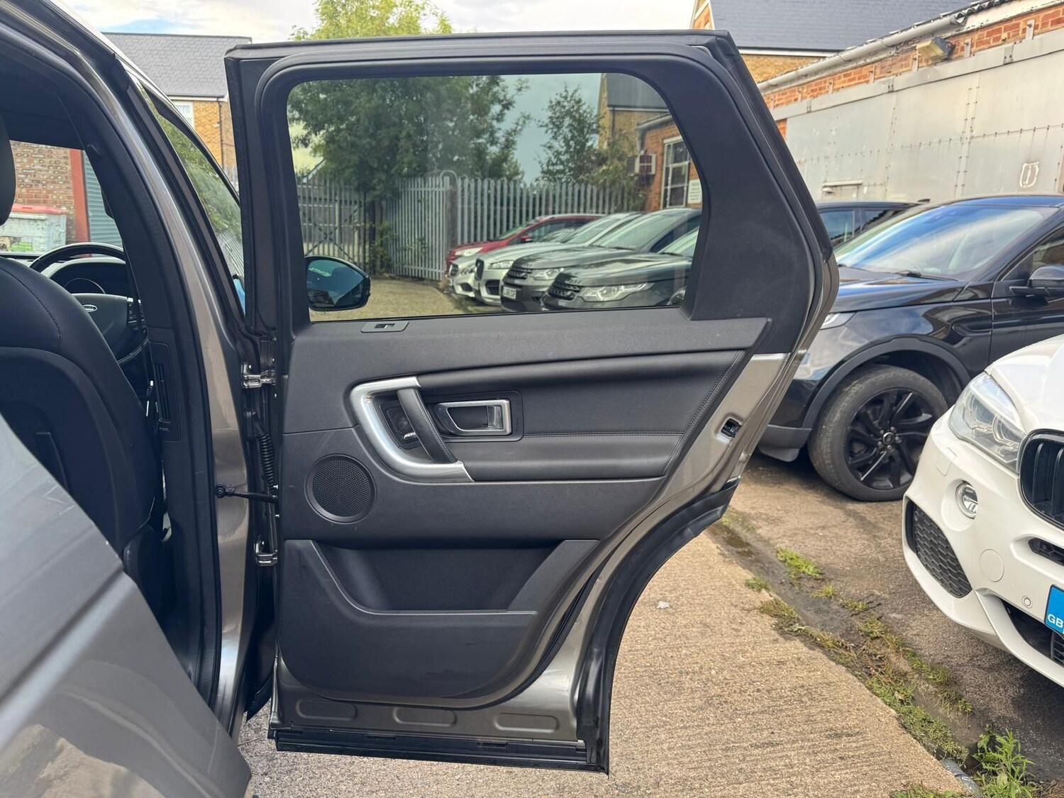 Used Land Rover Discovery Sport 2017 for sale - 76283365: Photo 43