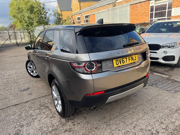 Used Land Rover Discovery Sport 2017 for sale - 76283365: Photo 4