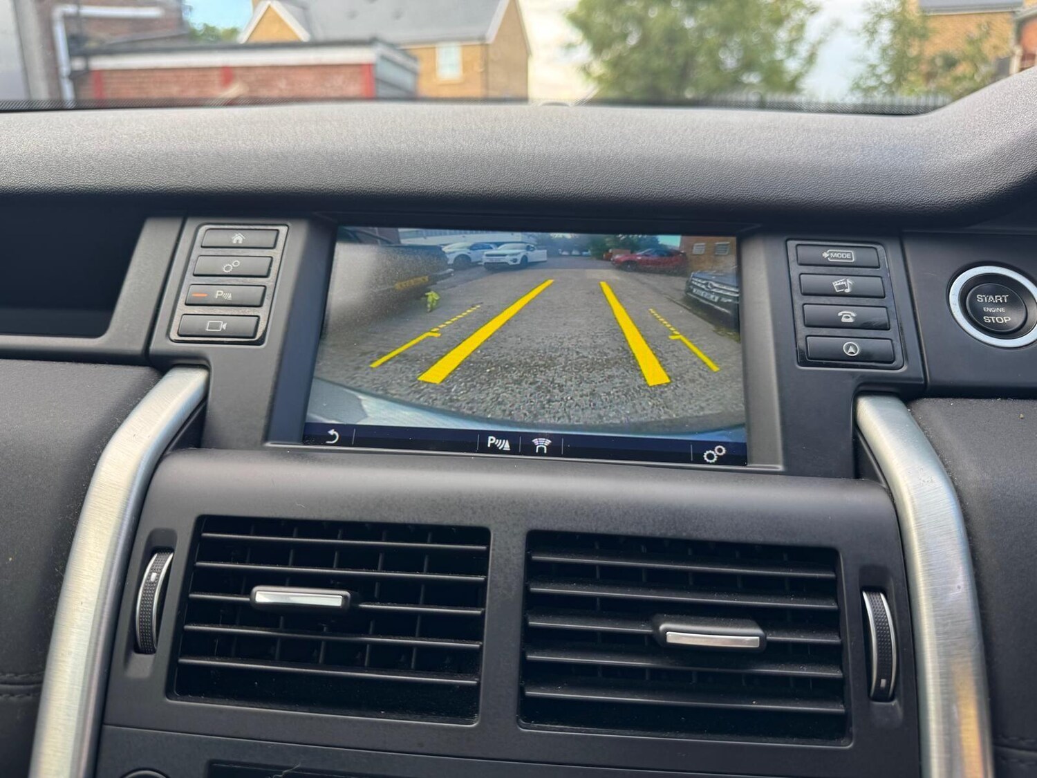 Used Land Rover Discovery Sport 2017 for sale - 76283365: Photo 50