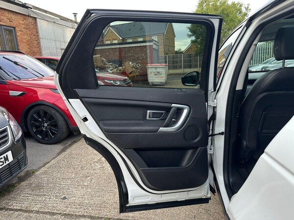 Used Land Rover Discovery Sport for sale - 76284165: Photo 41