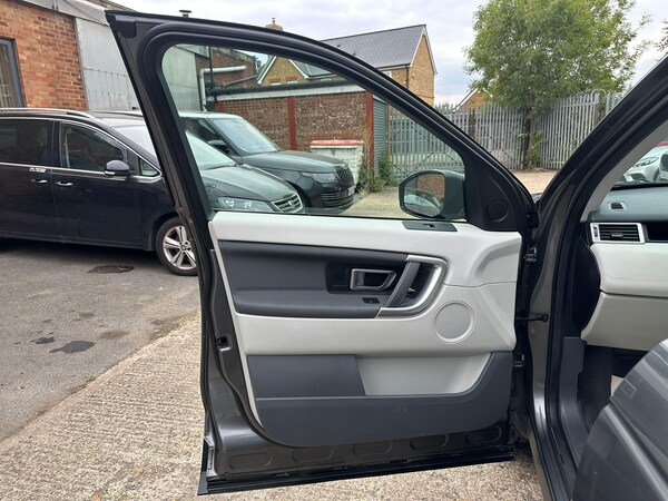 Used Land Rover Discovery Sport 2017 for sale - 75635435: Photo 36