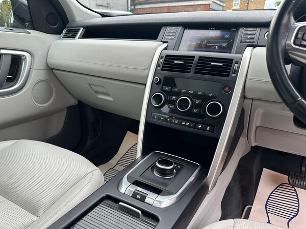 Used Land Rover Discovery Sport 2017 for sale - 75635435: Photo 44