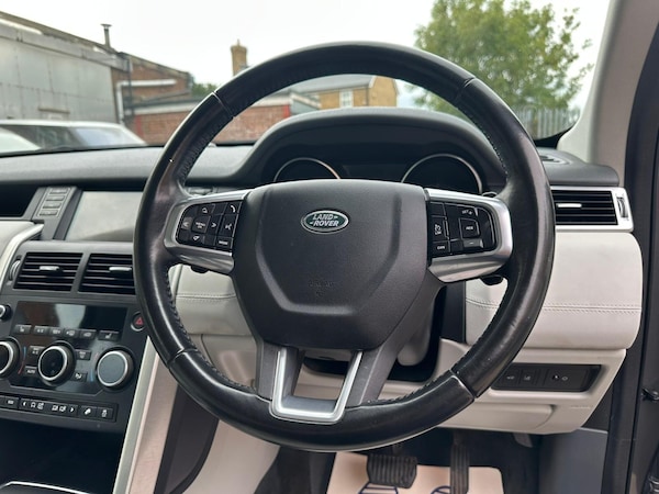 Used Land Rover Discovery Sport 2017 for sale - 75635435: Photo 51