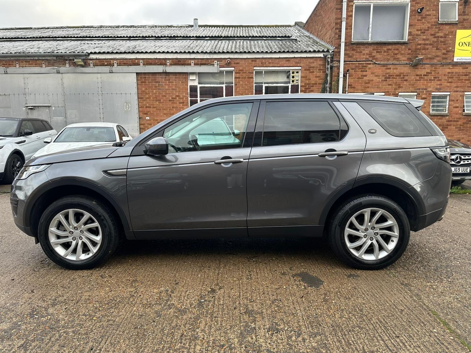 Used Land Rover Discovery Sport 2017 for sale - 76925936: Photo 12