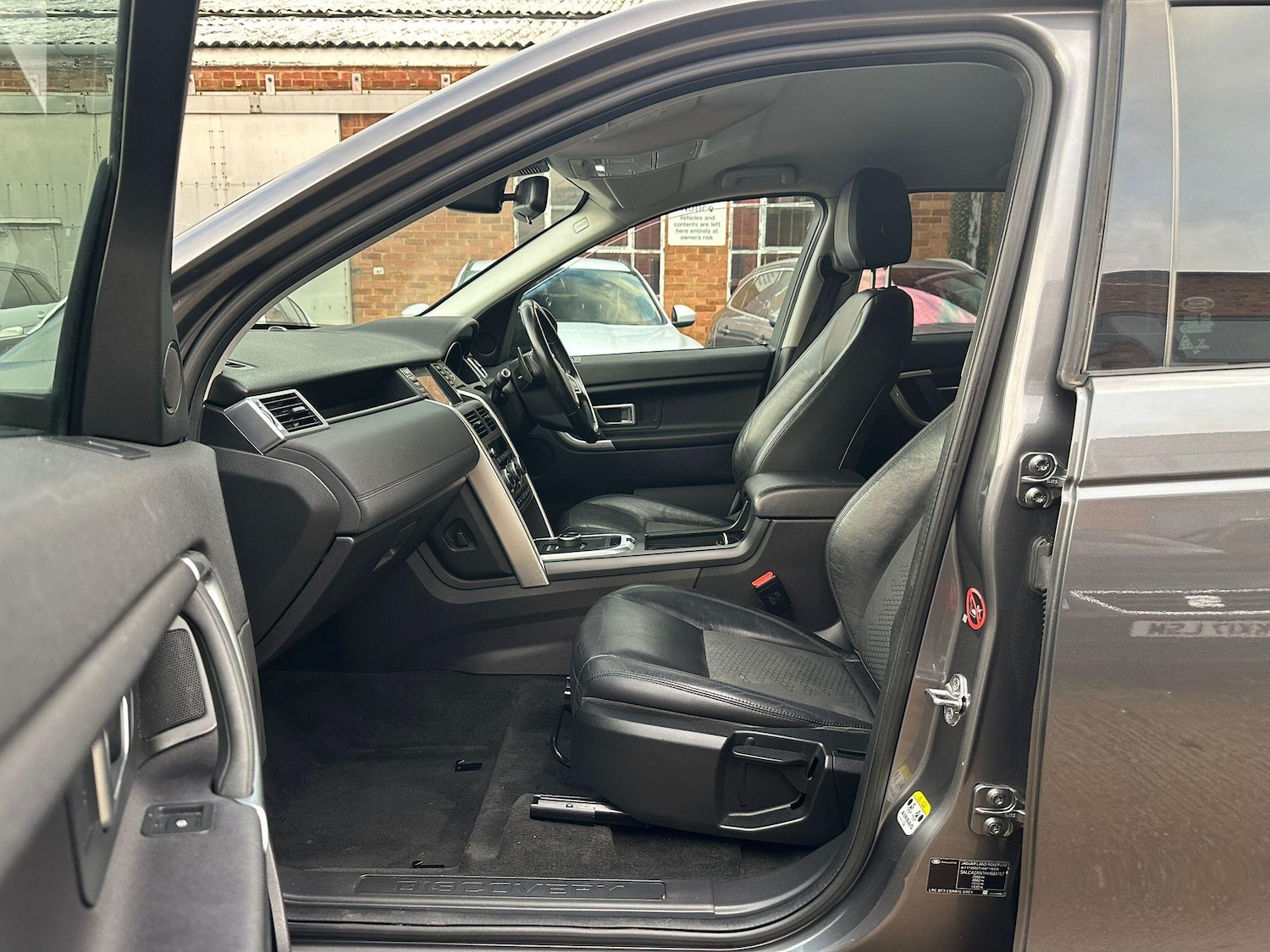 Used Land Rover Discovery Sport 2017 for sale - 76925936: Photo 14