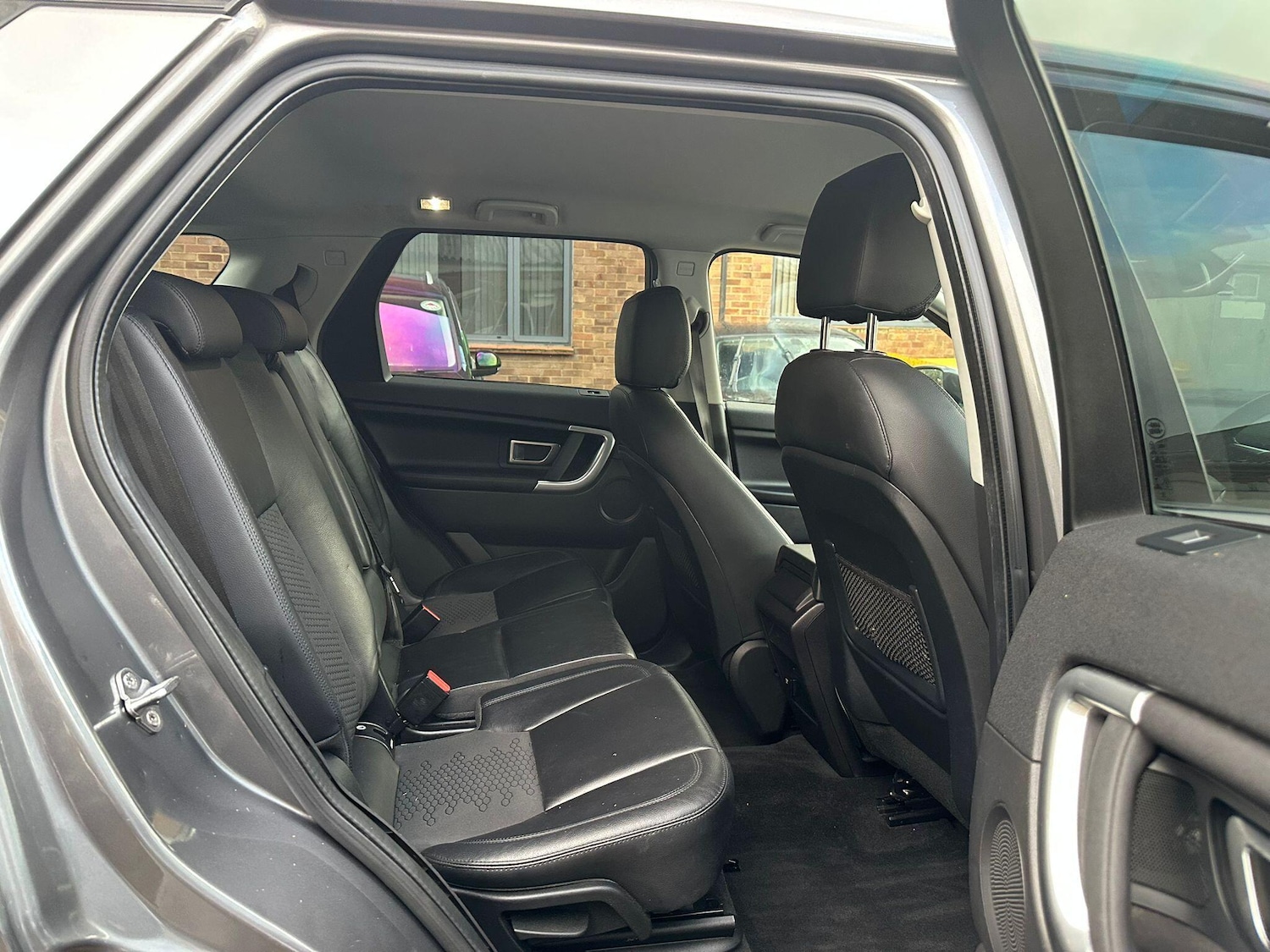 Used Land Rover Discovery Sport 2017 for sale - 76925936: Photo 16