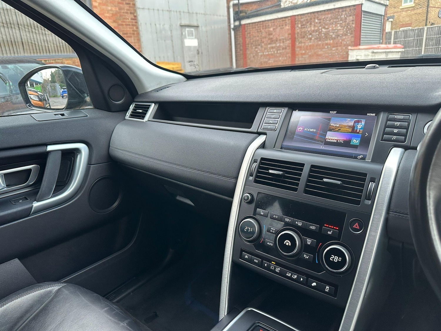 Used Land Rover Discovery Sport 2017 for sale - 76925936: Photo 19