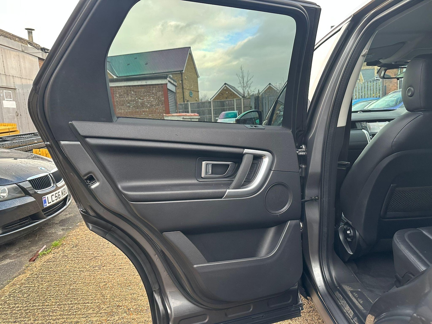 Used Land Rover Discovery Sport 2017 for sale - 76925936: Photo 38