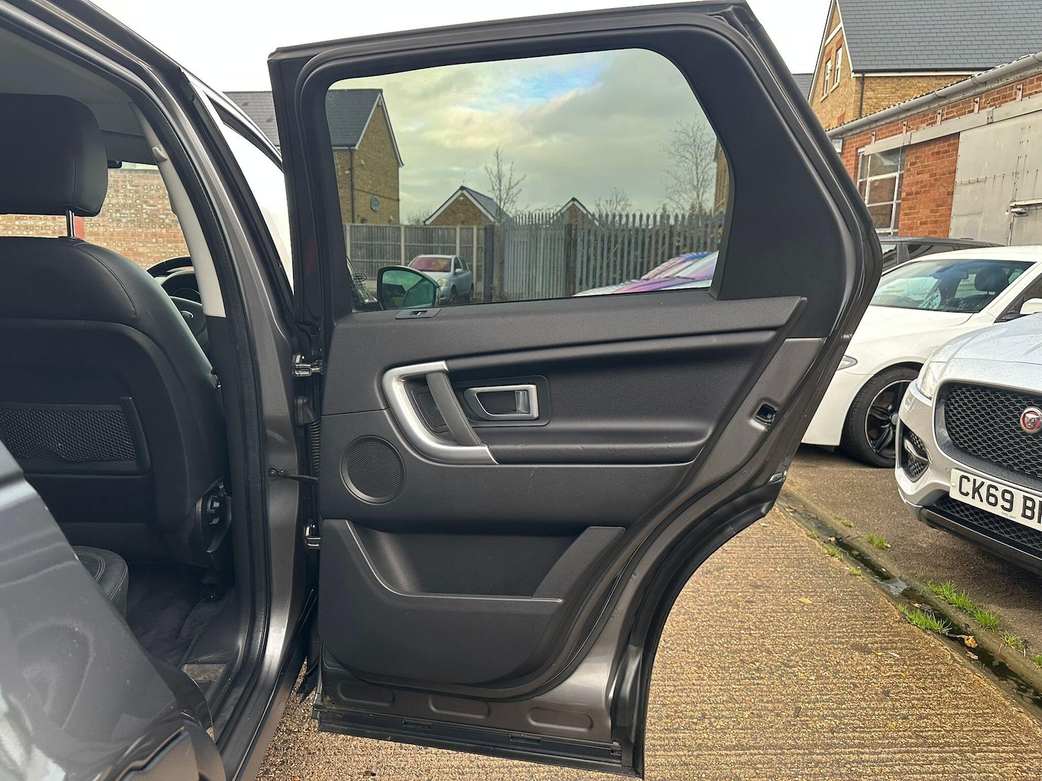 Used Land Rover Discovery Sport 2017 for sale - 76925936: Photo 39