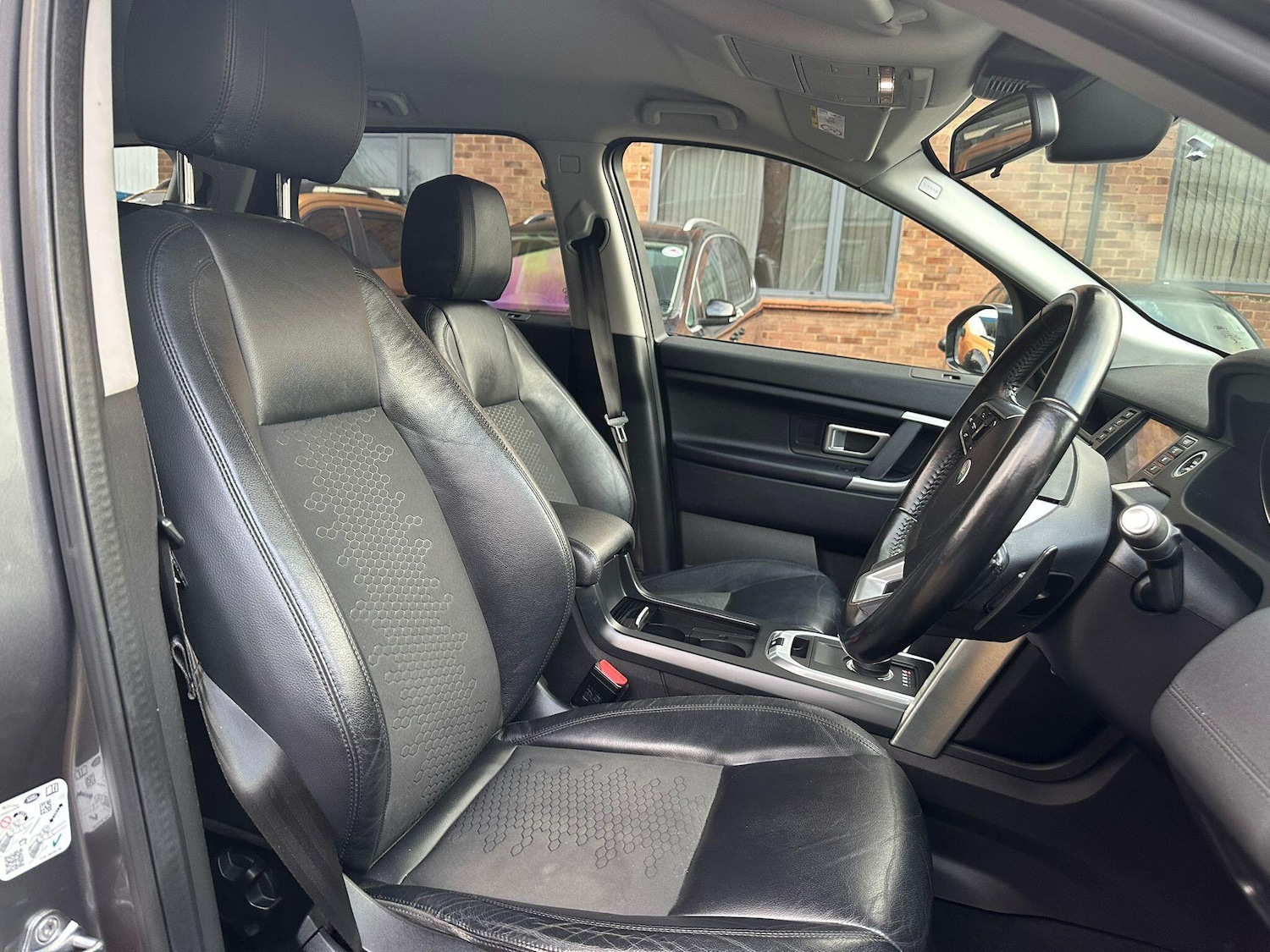 Used Land Rover Discovery Sport 2017 for sale - 76925936: Photo 41