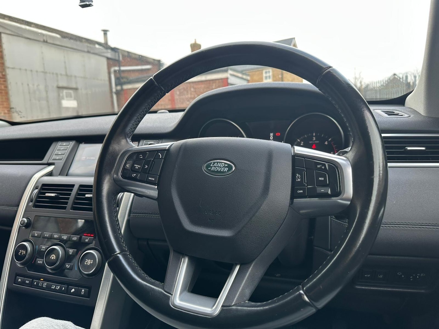 Used Land Rover Discovery Sport 2017 for sale - 76925936: Photo 47