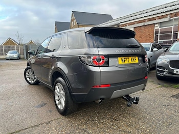 Used Land Rover Discovery Sport 2017 for sale - 76925936: Photo