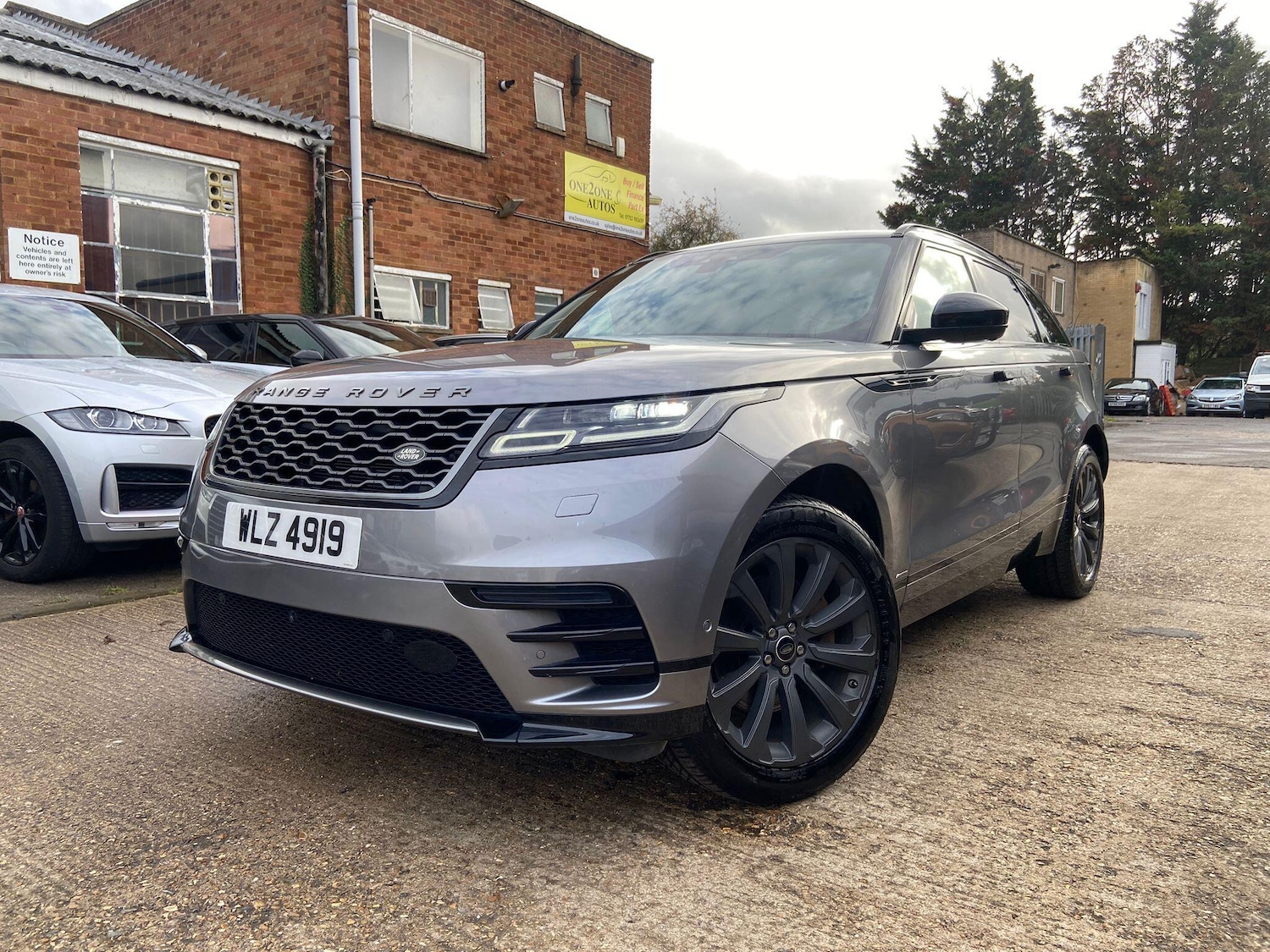 Used Land Rover Range Rover Velar 2020 for sale - 76550357: Photo 2