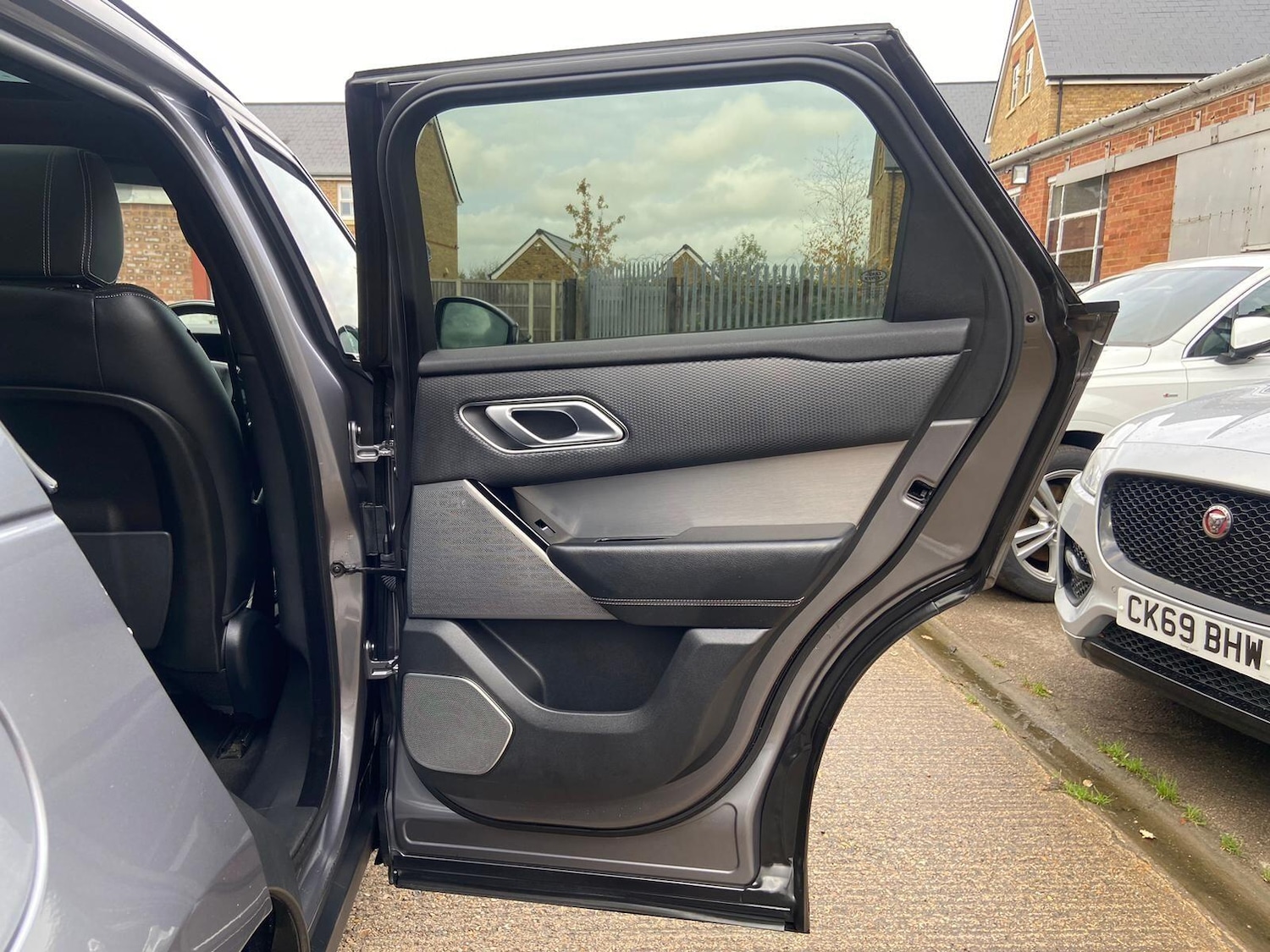 Used Land Rover Range Rover Velar 2020 for sale - 76550357: Photo 43