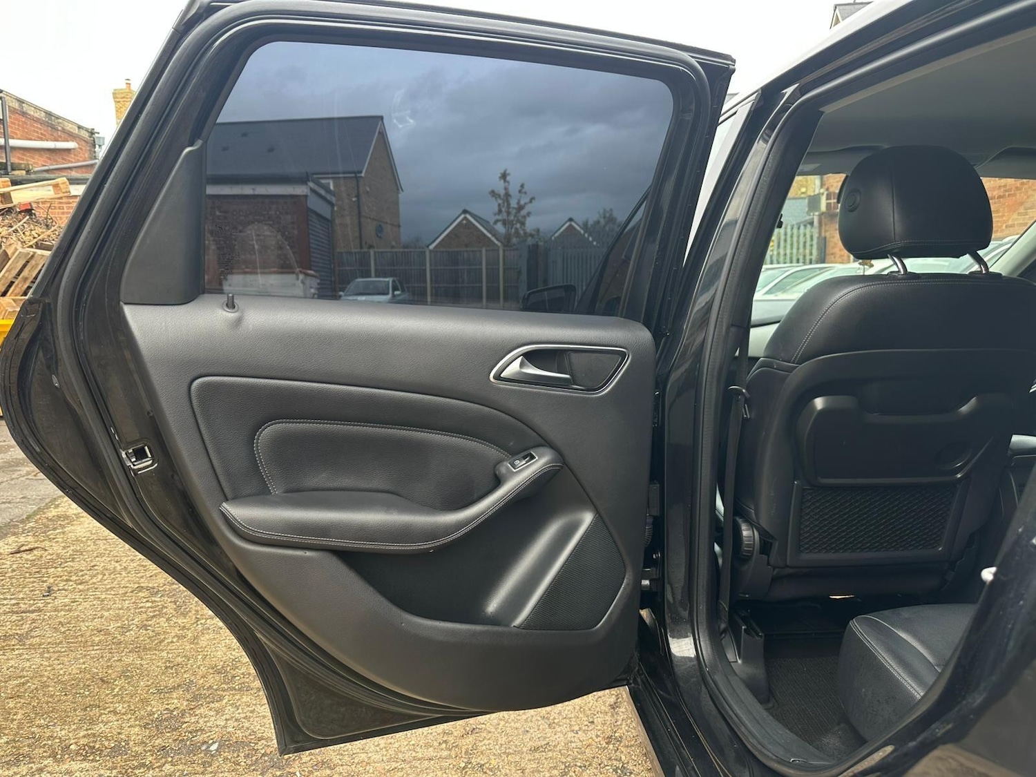 Used Mercedes-Benz B Class 2015 for sale - 76994100: Photo 39